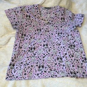 Bannock court medium cat print scrub top